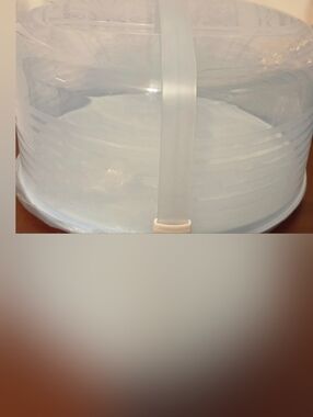 Tupperware 12" Round Cake Taker NWT